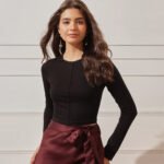 Women Viscose  Spandex Crop Top – Long Sleeve Mock Neck - Black